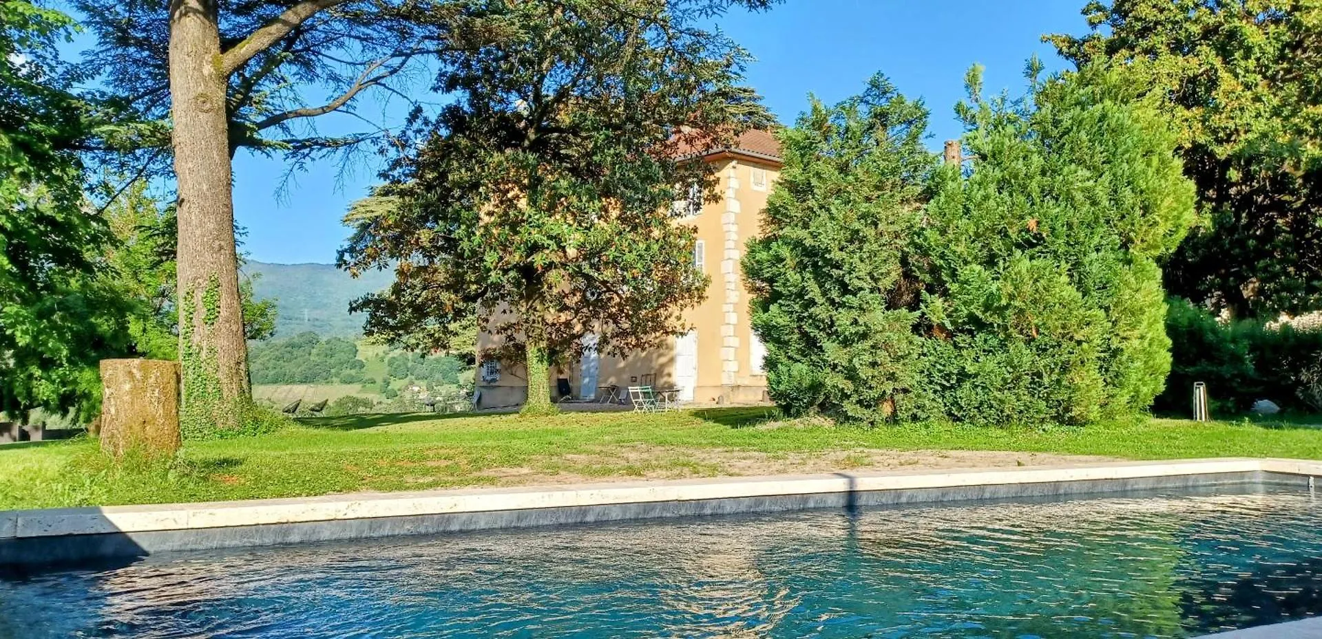 Bed and breakfast Chateau La Violette Les Marches